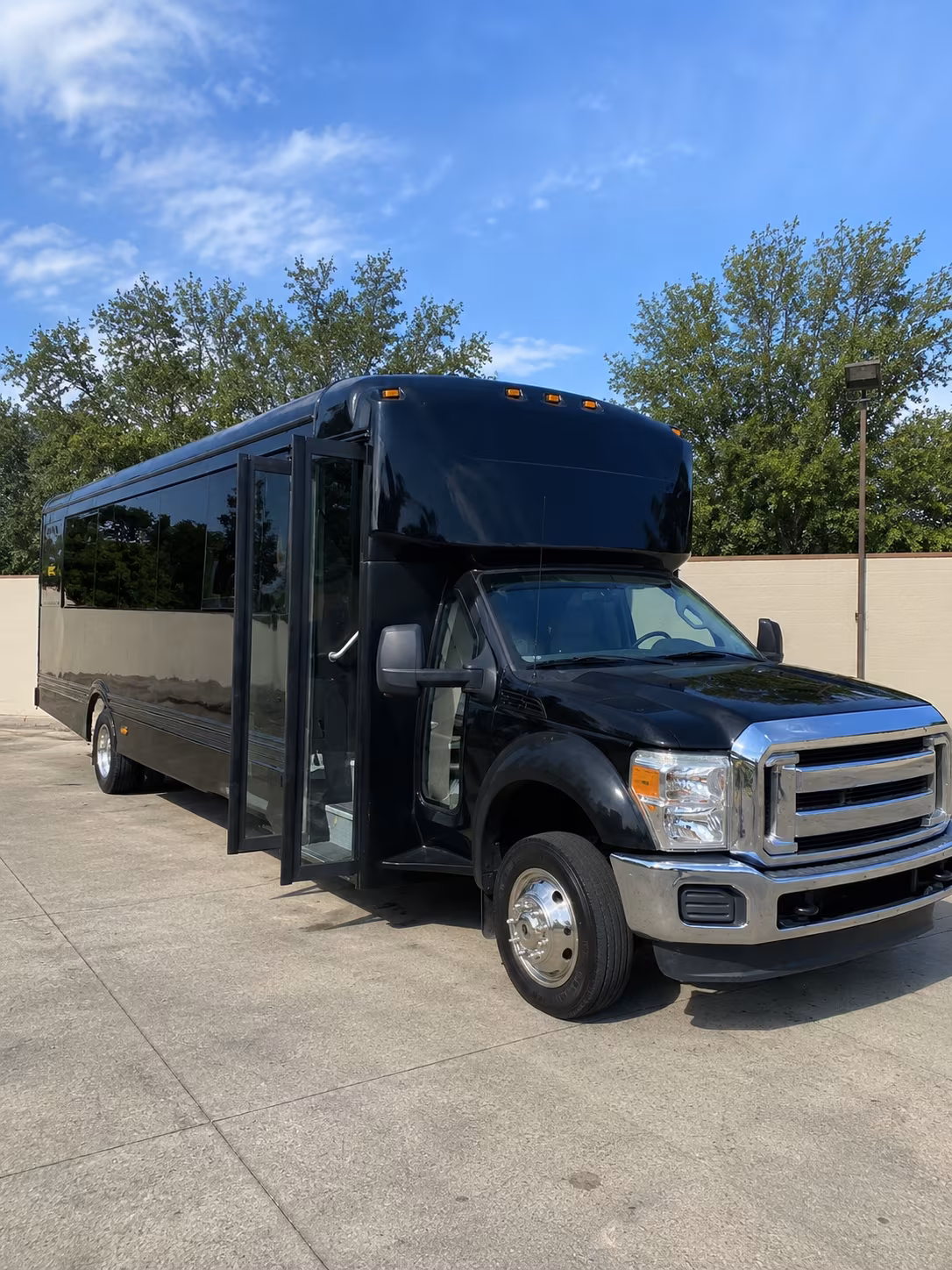 cupertino 20 passenger party bus