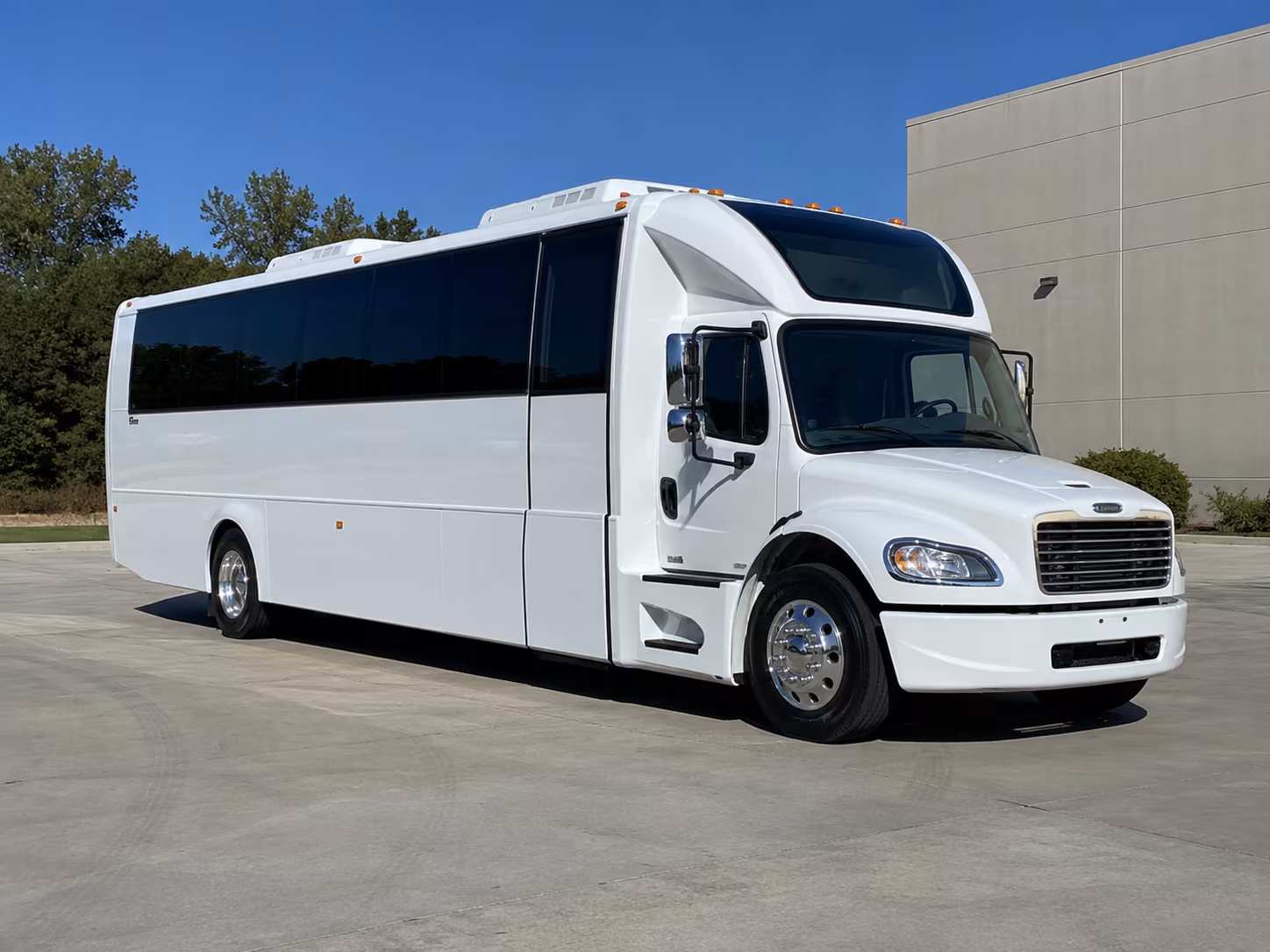cupertino 28 passenger party bus